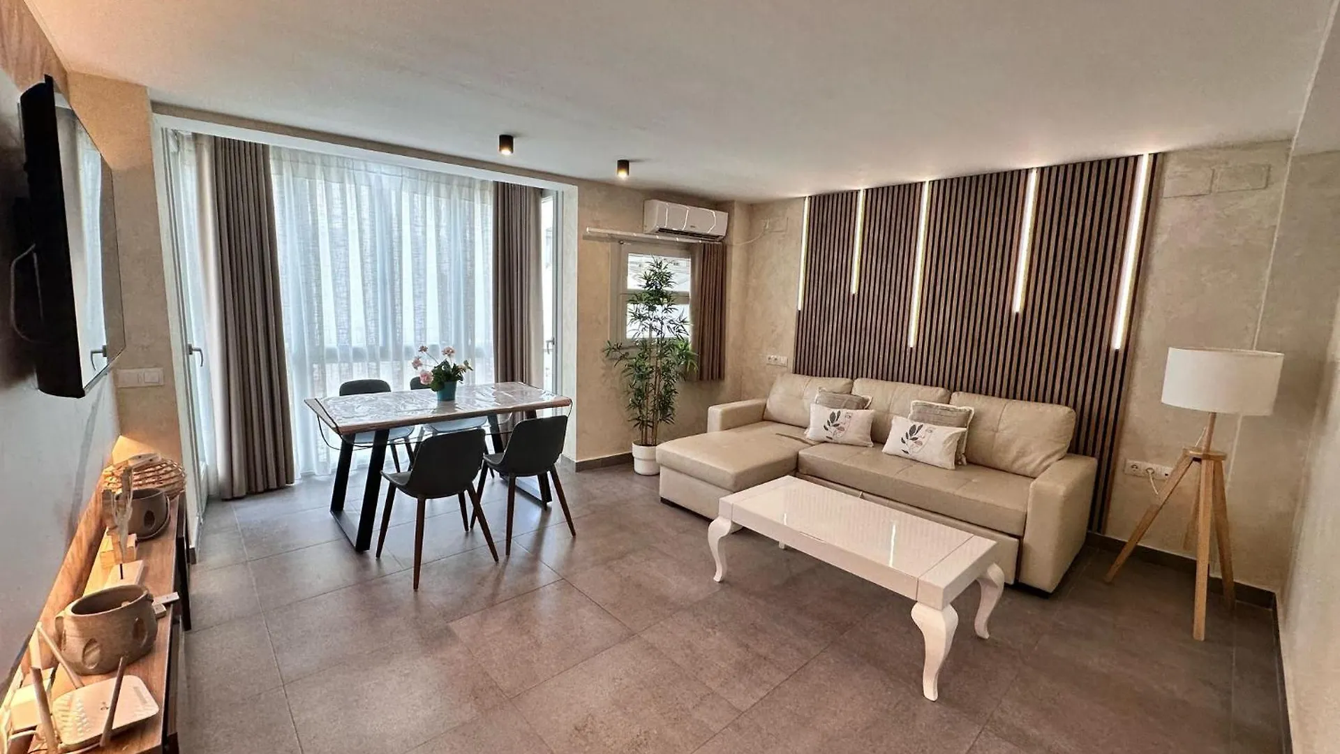 Playa Carihuela Apartamentos El Carmen Torremolinos España