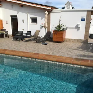 https://apartamento-loft-caleta-de-fuste.in-canary-islands.com